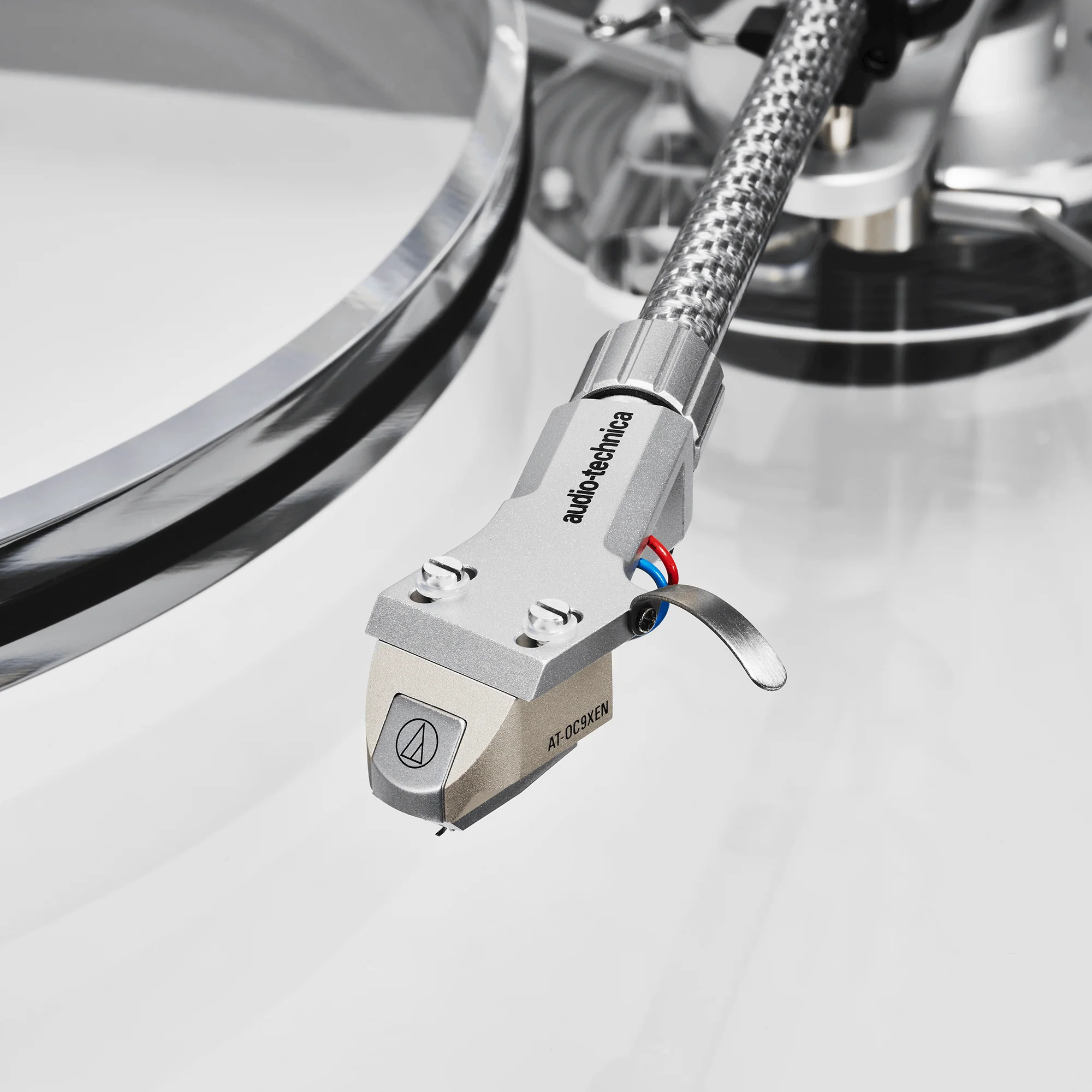 Audio-Technica AT-LPA2 Fully Manual Belt-Drive Turntable, Transparent Acrylic (AT-LPA2) - Image 3